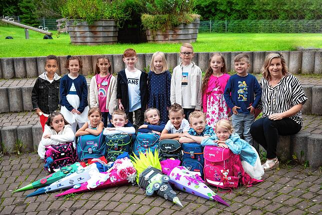 Die erste Klasse der Grundschule Burgberg mit Klassenlehrerin Kathrin Steidinger.