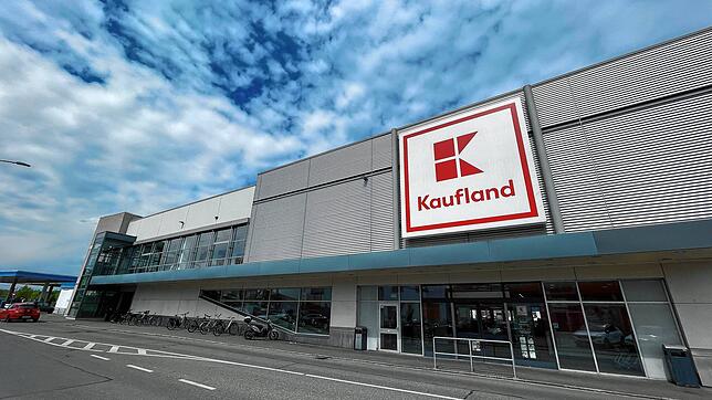 Bislang noch unbekannte Täter haben in dem Tabakladen im Einkaufszentrum an der Carl-Benz-Straße Zigaretten im Wert von 100.000 Euro ...