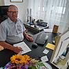 Severin Graf hat wieder an seinem Schreibtisch im gelben Rathaus Platz genommen.
