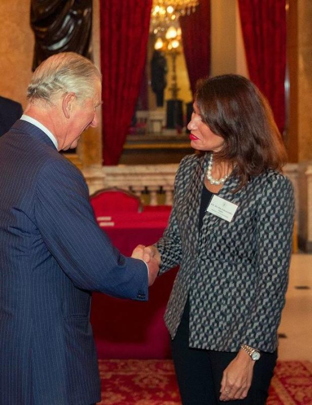 Mit Prinz Charles traf die Parlamentarische Staatssekretärin Rita Schwarzelühr-Sutter bei einer Konferenz in London zusammen. Bild: ...