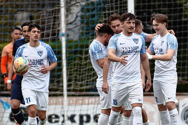 Bild 12: VfB Waldshut unterliegt dem SV Weil mit 0:7 &ndash; und wir haben Bilder!