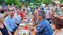 !.August-Feier im schweizerischen Laufenburg. Unter den Festgästen Nationalrat Andreas Meier (von links) mit Ehefrau Franziska, ...
