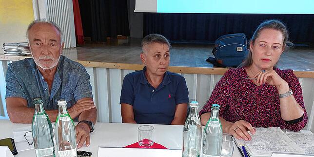 Lothar Karrer, Susanne Heinstadt und Jeanette Klingbeil (von links) sind die Vertrauenspersonen der Bürgerinitiative für den Erhalt der ...