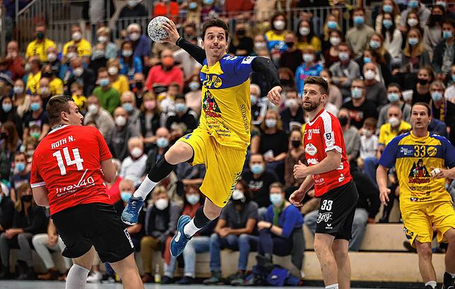 Tim Bornhauser (am Ball) erzielt einen seiner drei Treffer.