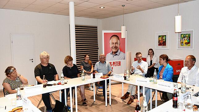 Auch das gehört zur Integrationsarbeit: Treffen von Beteiligten mit Lars Castellucci (SPD), stellvertretender Vorsitzender des ...
