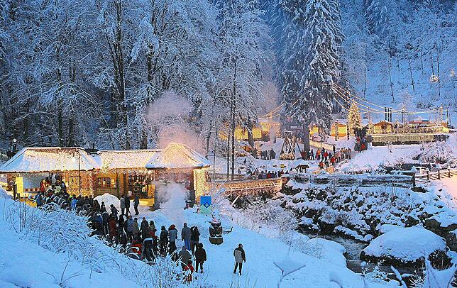 Die Weihnachtszauberpremiere von 2004 bereitete den Organisatoren einen Überraschungserfolg ,und auch die Resonanz in seiner Auflage ...
