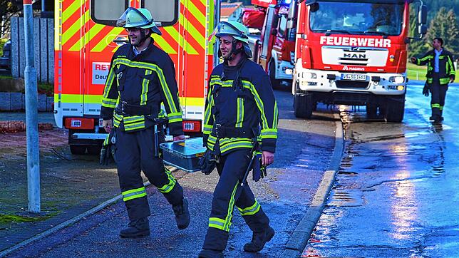 Die Feuerwehr rückt zu einem Gasalarm in der Talstraße aus.