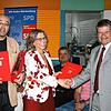 Weggefährten (von links): Udo Pursche, aktuell dienstältester Gemeinderat im Gremium, zusammen mit Angelika Haarbach und Alt-OB Reinhard ...