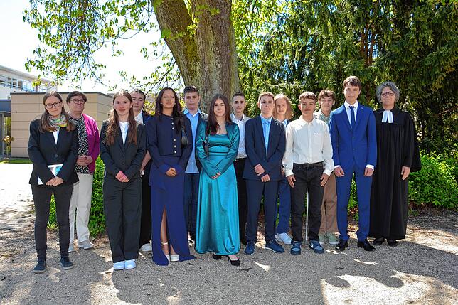 Konfirmation in der Christuskirche am Samstag, 27. April (von links): Mareke Tschan (Diakonin), Ursel Abele (Kirchengemeinderätin), ...