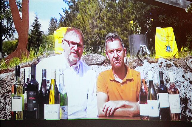 Die Vereine gehören traditionell zum Weinfest dazu und sind auch bei der 17. Ausgabe fester Bestandteil. Alexander Brüderle (von links) ...