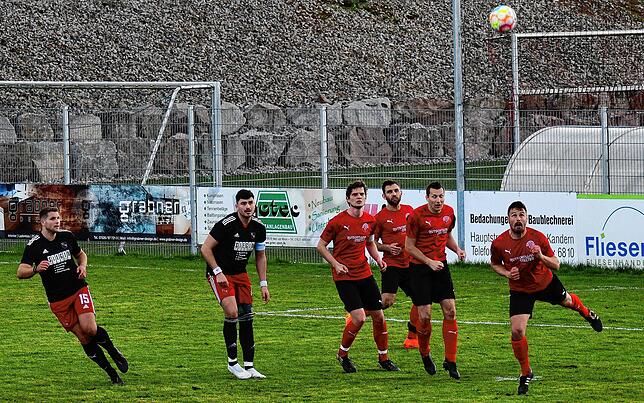 Bild 16: VfR Bad Bellingen besiegt den FC Hochrhein mit 4:1 &ndash; und wir haben Bilder!