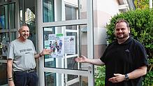 Kirchengemeinderat Peter Aberle (links) und Pfarrer Jan-Dominik Toepper werben für die Kirchenwahlen. Sie machen deutlich, dass es keine ...