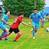 Männer mit Tordrang: Abwehrchef Stefan Fels (Mitte) sah sich beim 1:3 des FC Hochrhein beim SV Buch mehrfach allein auf weiter Flur. Tim ...