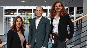 Gemeinsames Pressegespräch nach der Betriebsversammlung (von links): Thelse Godewerth, Personalvorständin, Betriebsratsvorsitzender ...