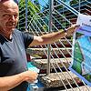 Rainer Schwinkendorf erläutert das Betriebskonzept für das Waldfreibad.