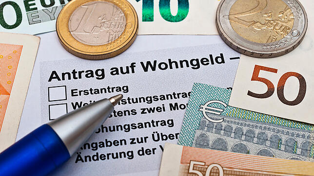 Wohngeld kann die Wohnkosten senken, aber auf dem Weg zum Zuschuss gilt es, einige Hürden zu bewältigen.
