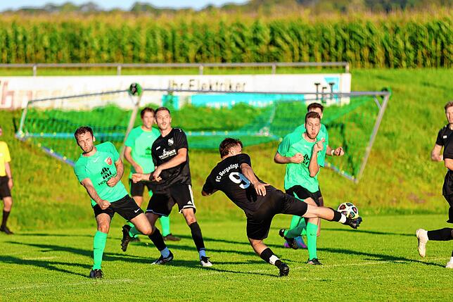 Bild 32: FC Bergalingen gewinnt mit 2:0 beim SV Unteralpfen – und wir haben Fotos!