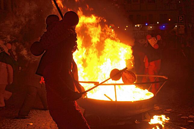 Bild 23: Nachtumzug beim Viererbund: Narrentag gipfelt in mystischer Stimmung beim Nachtumzug