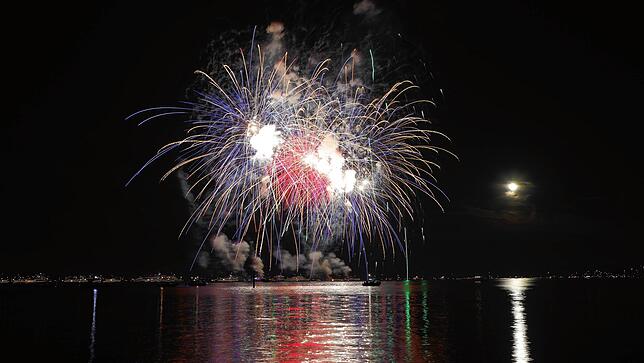 Drei Jahre lang mussten die Konstanzer und ihre Gäste auf das Feuerwerk verzichten.