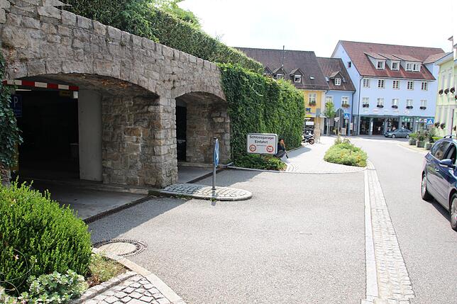 Die Schlossgarage in Tiengen ist rund um die Uhr geöffnet, die Höchstparkdauer beträgt allerdings zwei Stunden.