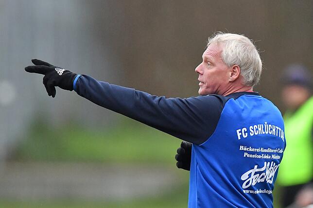 Noch zwei Spiele: Trainer Roberto Wenzler muss mit dem FC Schlüchttal in der Partie beim FC Tiengen 08 und gegen den FC RW Weilheim noch ...