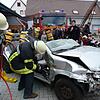Die hydraulische Rettungsschere und der Spreizer anlegen werden bei technischen Hilfeleistungen hauptsächlich bei Verkehrsunfällen ...