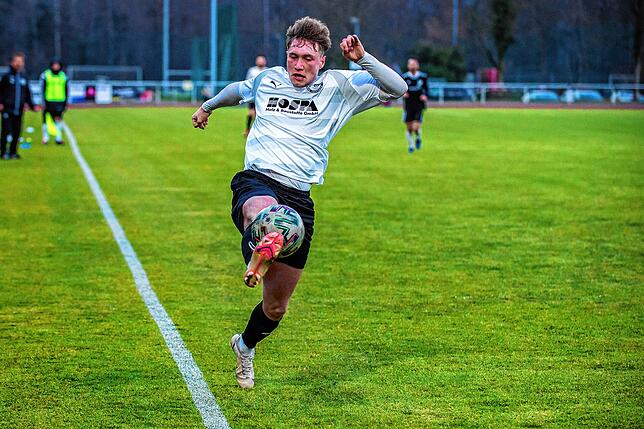 Bild 21: SV 08 Laufenburg II bremst FC 08 Bad Säckingen mit 1:1 im Verfolgerduell &ndash; und wir haben Bilder!