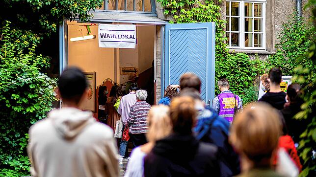 Chaos bei der Bundestagswahl 2021: Nicht einmal ihrem Recht auf Mitbestimmung können die Berliner reibungslos nachkommen.