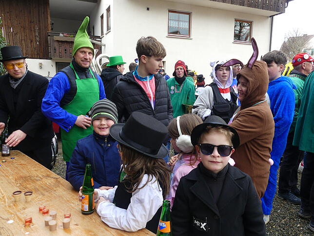 Bild 8: So feiert Bermatingen-Ahausen Schmotzige: Die besten Bilder jetzt ansehen!