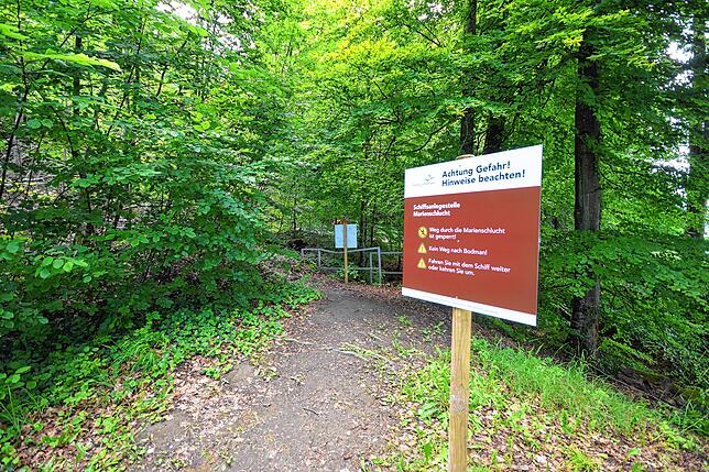 Aus Richtung Wallhausen kurz vor Schlucht und Schiffsanleger steht dieses Schild.