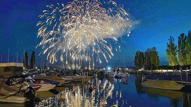Das Hafenfest ist einer der Höhepunkte im Uhldinger Jahreskalender. Hier ist das Feuerwerk am Samstagabend zu sehen.