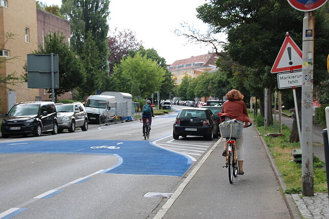 2. Wann ist die Übergangsphase zu Ende und der Weg eine echte Fahrradstraße? Weil viele nicht wissen, was denn nun gilt, gibt es auch ...