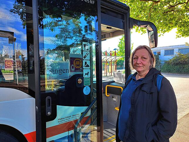 Beatrice Gischas ist auf den Schienenersatzverkehr angewiesen, um zur Arbeit nach Singen zu kommen. Sie hofft, dass der Zugverkehr ...