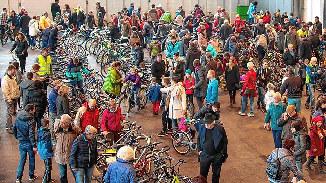 Bis zu 250 Fahrräder wechseln beim größten Markt für gebrauchte Räder in der Region jährlich ihre Besitzer. Im Bild zu sehen ist der ...