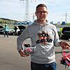 Geschäftsführer Raphael Moll ist der „Herr der Schlüssel“. Jeder Interessent dürfe in ein Auto einsteigen und den Motor anlassen, aber ...