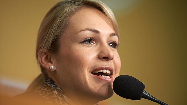 Biathlon-Rekordweltmeisterin Magdalena Neuner spricht neun Monate nach ihrem offiziellen Karriereende auf einer Pressekonferenz in der ...
