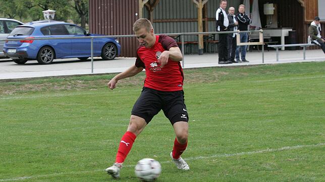 Erstes Bezirksliga-Tor: Nico Maier war beim 2:4 gegen den FC Zell der erste Torschütze des FC Hochrhein nach der Rückkehr in die ...