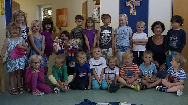 Die Kinder des Kindergartens St. Josef in Riedöschingen haben zusammen mit den Piratenkindern Finn und Fine und ihren Erzieherinnen ...