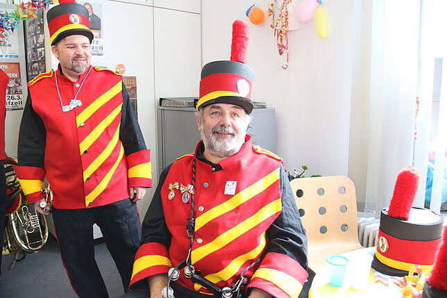 Bild 9: Narren besuchen am Rosenmontag die SÜDKURIER-Redaktion (Teil 2)