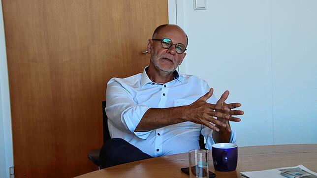Er ist ein Mann der klaren Worte: Oberbürgermeister Bernd Häusler macht im Sommerinterview mit dem SÜDKURIER deutlich, dass es mit keine ...