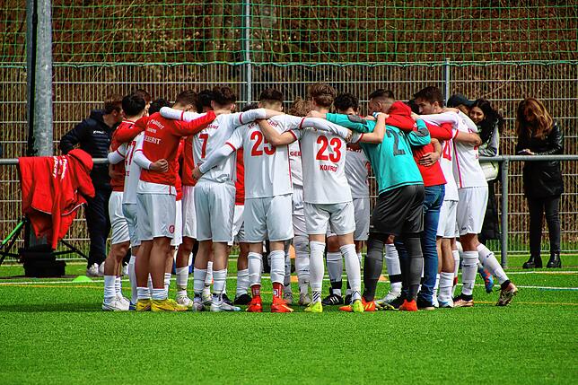 Bild 1: Spitzenreiter! Die A-Jugend des SC Pfullendorf brilliert im Topspiel. Alle Highlights im Video!