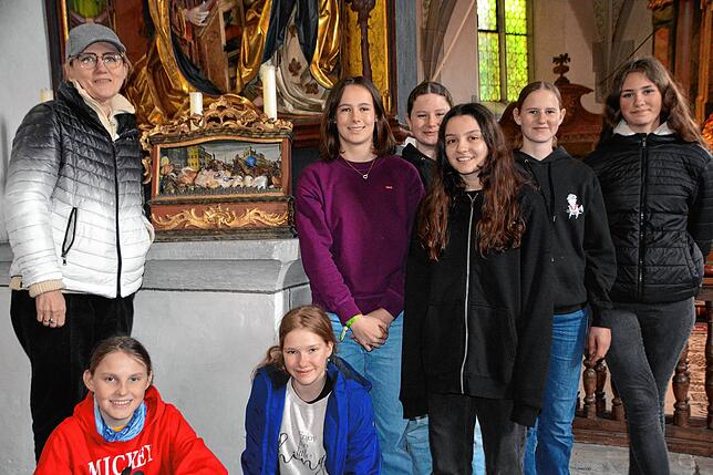 Die Meersburger Ministranten machten bei ihrer Putzaktion in der Unterstadtkirche einen Zufallsfund. In einem Schrank versteckte sich ...