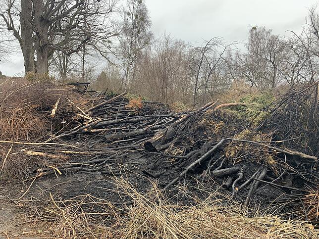 Überbleibsel nach der Löscharbeit der Hagnauer Feuerwehr.