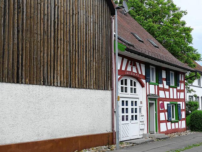 Die Scheunen der beiden Häuser sind aneinandergebaut.