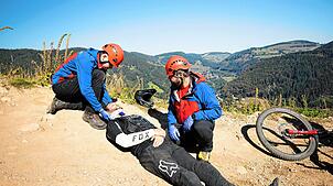 Symbolfoto eines Bergwacht-Einsatzes für einen MTB-Fahrer bei Todtnau.