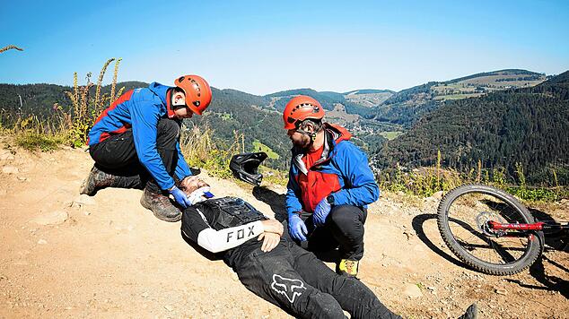 Symbolfoto eines Bergwacht-Einsatzes für einen MTB-Fahrer bei Todtnau.
