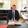 Ein Bild, das möglicherweise bald Archivcharakter haben könnte: Immendingens Bürgermeister Markus Hugger in seinem Büro im Turmzimmer ...