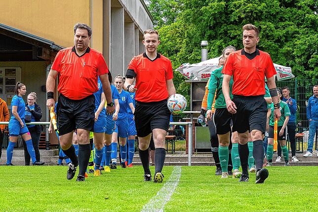 Bild 3: SF Schliengen gewinnen Bezirkspokal durch 2:1-Finalsieg gegen SV Nollingen &ndash; und wir haben Bilder