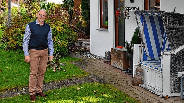 Stefan Fricker wohnt mit seiner Frau in Bodnegg in einem Haus, das ihnen zu groß geworden ist. Nun könnte das Haus aufgeteilt werden.