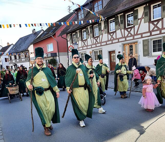 Bild 30: Bermatingen: Die Bilder-Highlights des ausgelassenen Umzugs und der Narrenolympiade!